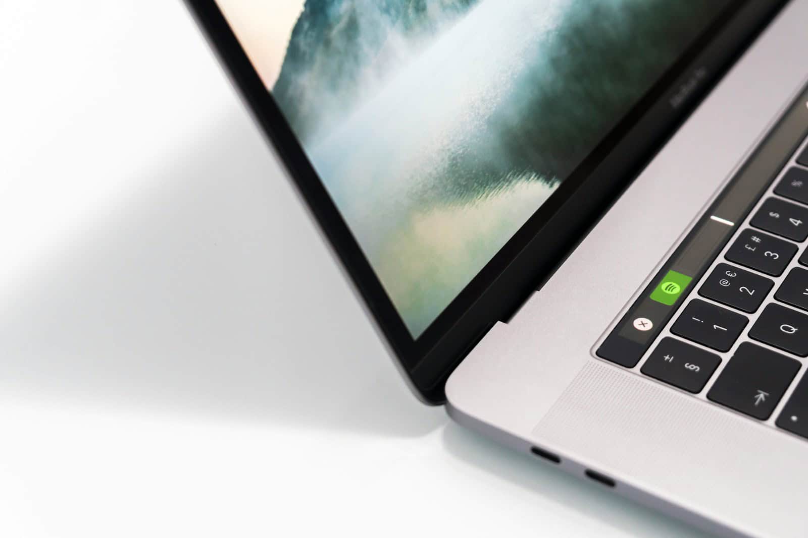 哪些MacBook具有觸摸欄：識別模型和功能