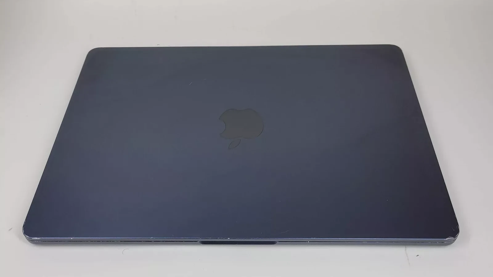 MacBook Air M2 2022：功能和性能评论