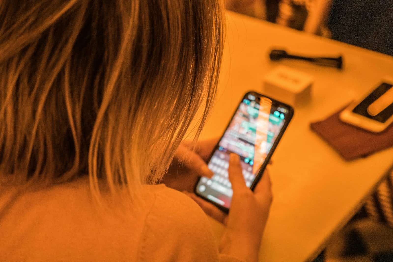 短信騙局飛漲：僅2024年，美國人就損失了4.7億美元