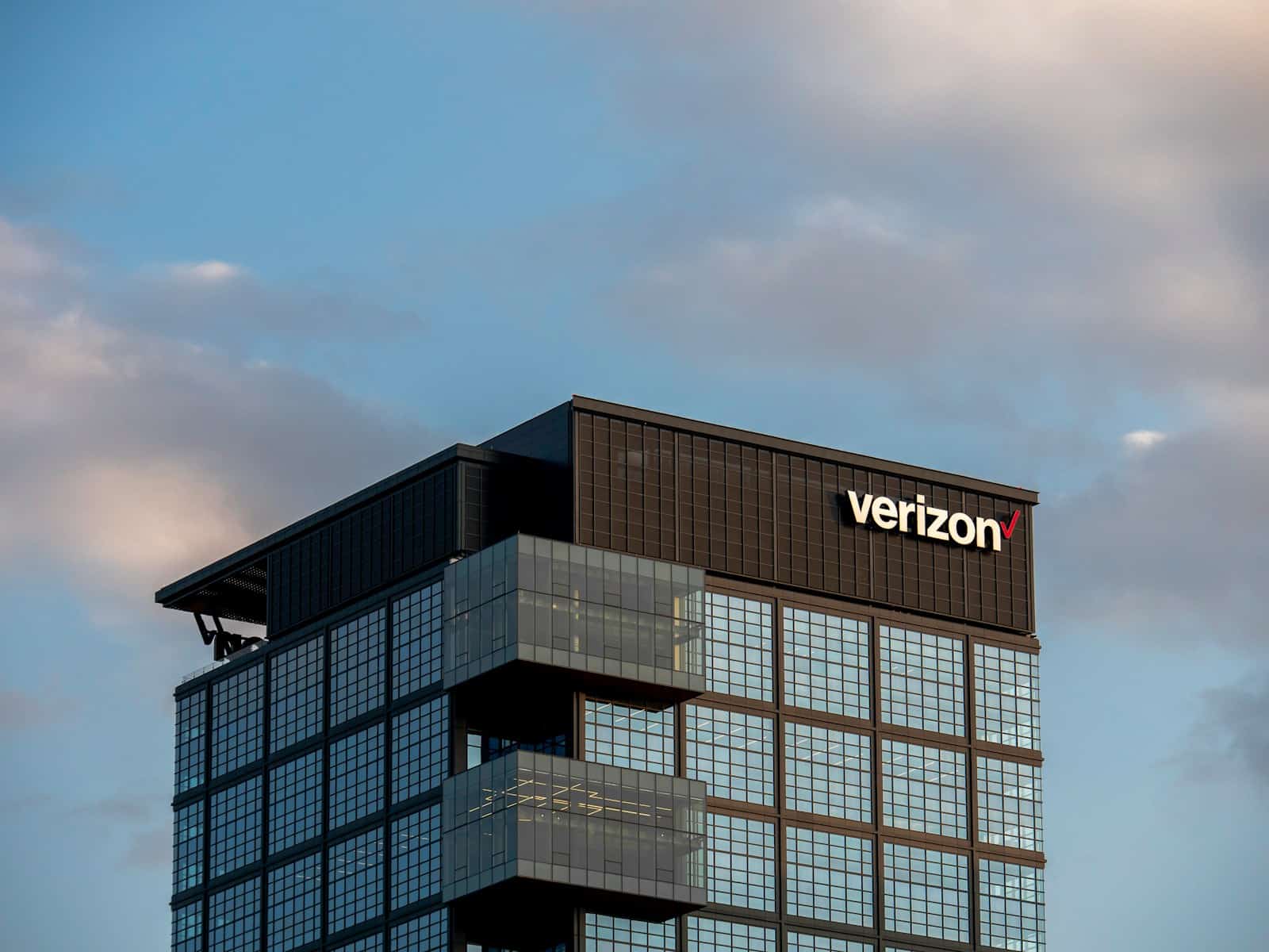 Verizon推动结束电话解锁任务：这对您意味着什么