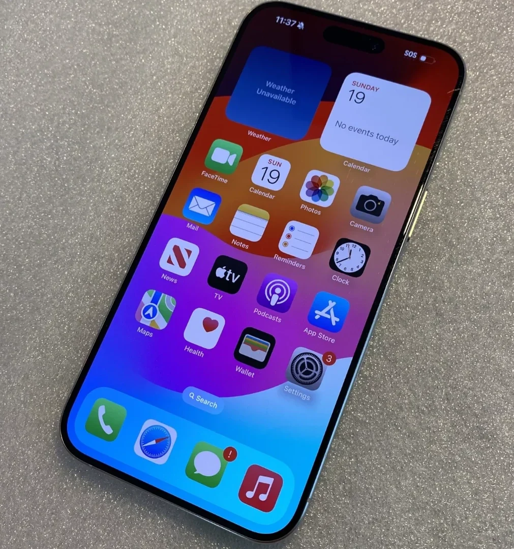 iPhone尺寸比較：從iPhone 16到經典