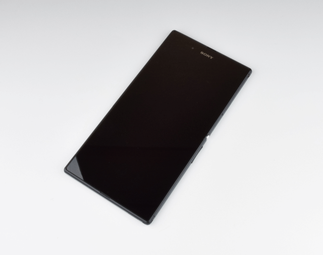 在浴缸中閱讀！ Xperia Z Ultra打開包裝和與iPhone 6/6 Plus的比較